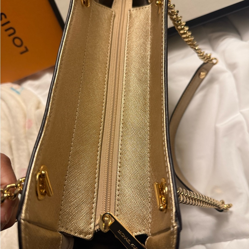 MICHAEL KORS SHOULDER BAG EXCELLENT CONDITION - Picture 9 of 17